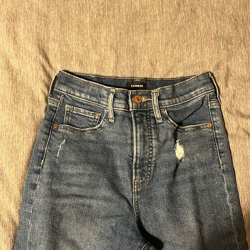 Express size 0R Mom Jeans high rise, distressed legs and ankle